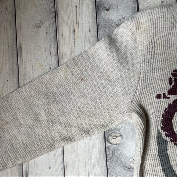 Four 2T long sleeved vehicle tops - Picture 12 of 13